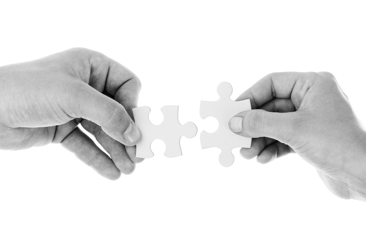 hands-puzzle-connection
